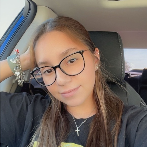 leelee_deleon
